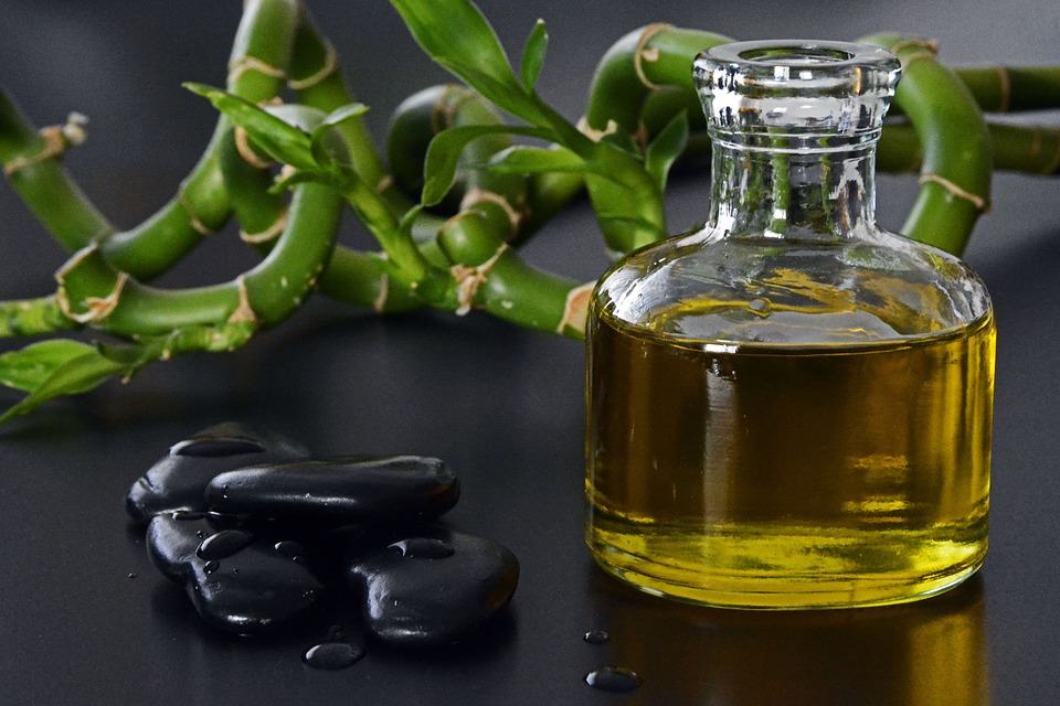 Neem Oil for Hair Loss: Pros And Cons - Hairlossable